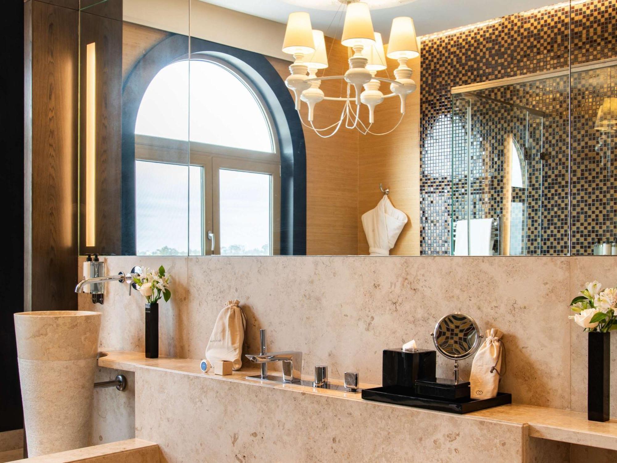 Sofitel Montevideo Casino Carrasco & Spa Eksteriør bilde Bathroom